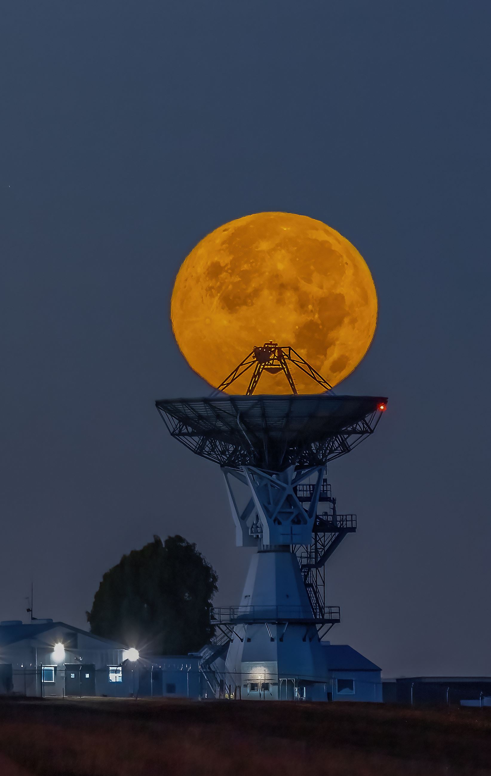 Full Moonn at the Dish - 2